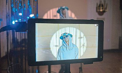 So sieht der Blick durch die Kamera aus. Auch ein Bär tritt im Video auf. Foto: Christian Krall