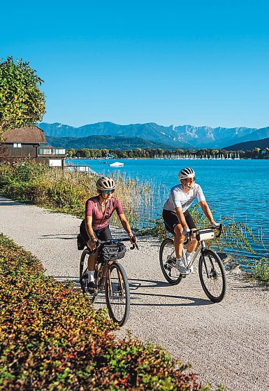Auch im Herbst eine gute Idee: die Wörthersee-Region mit Rad erkunden. Foto: Kärnten Werbung