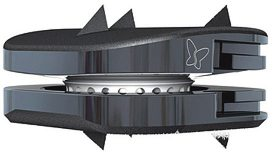 Zwei Endplatten mit einem zwischengelagerten Kunststoffkern werden implantiert, die so das Bandscheibenfach wieder in der Höhe halten und gleichzeitig die Beweglichkeit optimieren.