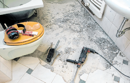 Die Sanierung des Bades geht auch etappenweise - mit einem Modernisierungsplan. Foto: Patrick Pleul/dpa-mag