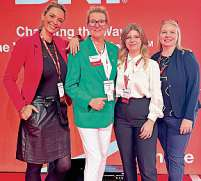Janice Behrendt (IHR BĂśRO Business GmbH), Mandy Gille (Gebietsdirektorin BNI), Sara Karras (The Branding Lab), Steffi Adamkiewicz (faro-comshop GmbH & Co. KG) auf der DAKON in Berlin.