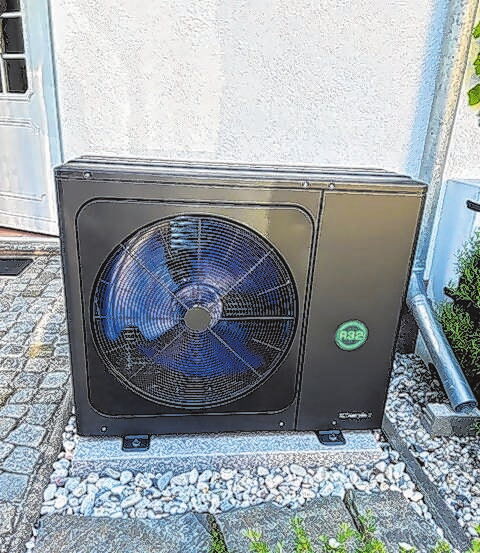Luft-Wärmepumpen sind leicht in Hausnähe montierbar.