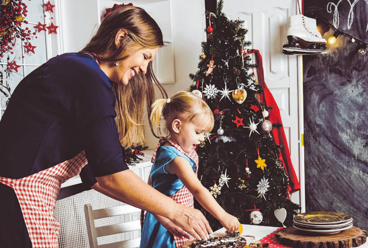 Team Kochen: Die ganze Familie teilt sich in Gruppen ein, wenn es um Vorbereitung geht. Überraschungen inklusive. Nur eine Idee von vielen. Foto: Mariana/adobe stock