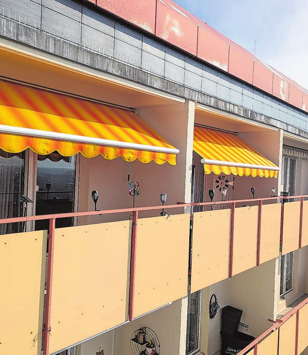 Wir kümmern uns um die Montage... auch im 9. Stock. Foto: Reklame & Service