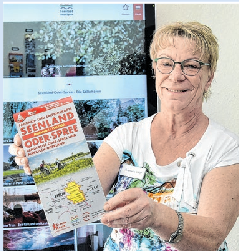 Sie präsentiert die Region: In der Seelower Tourist-Information "Oderbruch und Lebuser Land" bietet Angelika Voigt eine Vielzahl von Souvenirs sowie Infos aus Seelow und ganz Ostbrandenburg an. Jeder Besucher erhält eine kostenlose Fahrrad- und Erlebniskarte vom Seenland Oder-Spree.
