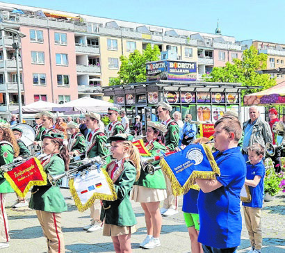 Mit dabei in Letschin ist die Fanfarengarde Frankfurt (Oder)