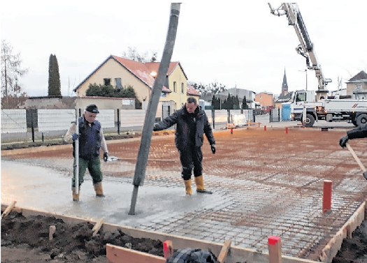 Die Bodenplatte des Gemeinschaftshauses entstand im Dezember 2021. Foto: Archiv/saschu