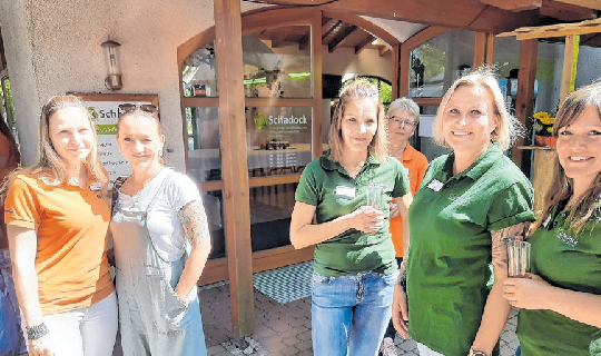 Auch viele Mitarbeiterinnen und Mitarbeiter freuten sich, beim Jubiläumsfest ihres Sanitätshauses mit dabei zu sein