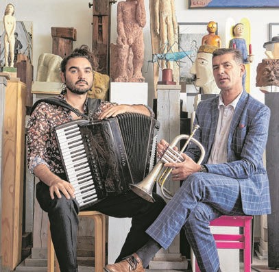 Das Duo „Pippo & Miller“ spielt bei Musik im Korb. Foto: privat