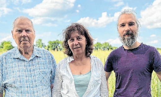 Drei Generationen: v.l.n.r. Günter Langanke, Cornelia Hoth, Jonas Hoth