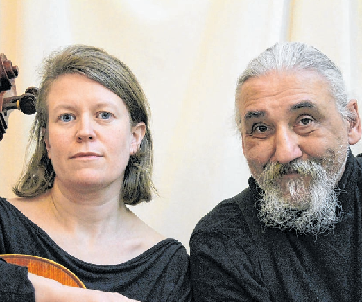 Alice Dixon und Gerhard A. Schiewe spielen Tango. Foto: Heidrun Hoss