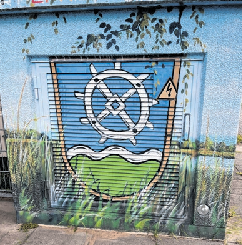 Das Wappen von Mühlenbeck ziert Trafostationen. FOTOS (2): ANTJE JUSEPEITIS