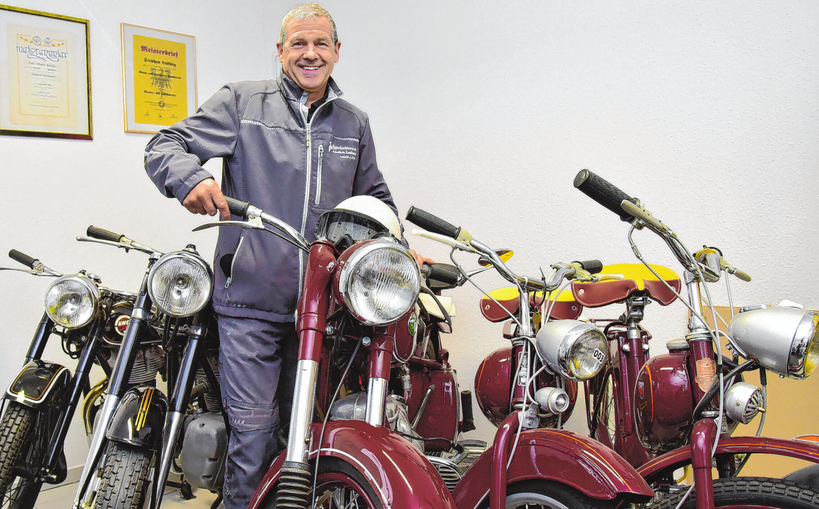 Hier kann auch über Hobbies geplaudert werden. Die Restaurierung von Moped- und Motorrad-Oldtimern gehört zu den Steckenpferden von Lutz-Mario Ludwig.