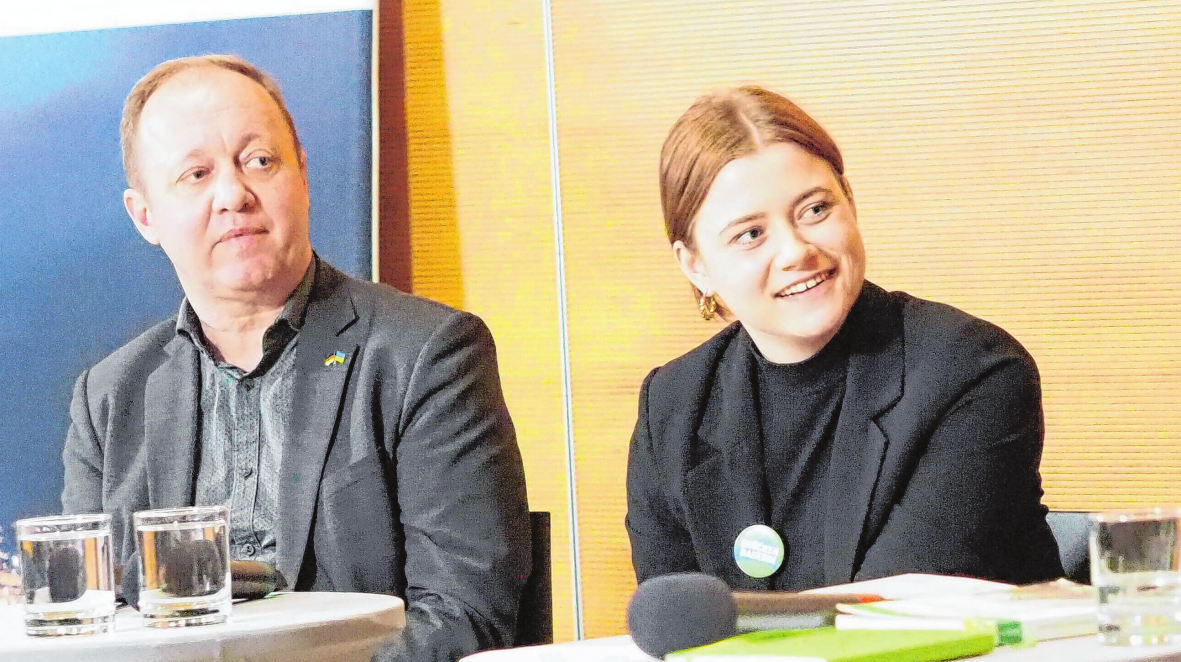 Prof. Dr. Jan Claas Behrends und Studentin Lilly Blaudszun von der Viadrina