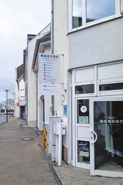 Der Eingang zum Seelower Therapiezentrum ist in der Mittelstraße 9, gegenüber dem Landratsamt.
