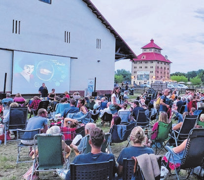 Auch 2025 gibt es das Open Air Sommerkino auf Gut Hobrechtsfelde. Foto: Thorsten Wirth