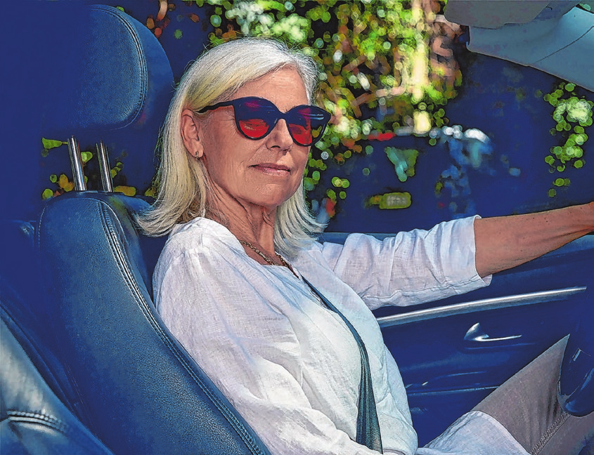Die Auswahl der richtigen Sonnenbrille beeinflusst ebenfalls die Sicherheit im Straßenverkehr. Foto: Boettcher/akz-o
