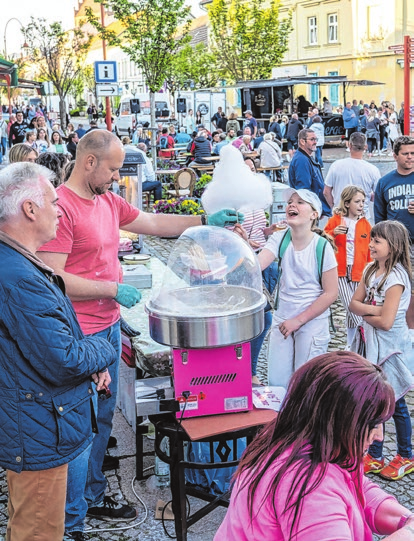Fröhliches Treiben: Für kleine Gäste ist auch etwas vorbereitet. Fotos: Oliver Voigt