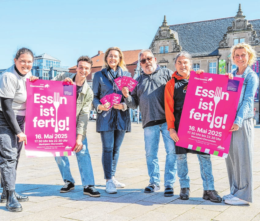 Das neue Veranstaltungsplakat für „Essen ist fertig“: Rebecca Muralt, Privatbäckerei Wiese; Simon Ortel, Kochkommode; Monique Schostan, Amt für Wirtschaftsförderung, André von Marenholtz Grade, Taska Toska; Torsten Pelikan, Globus Naturkost, Nicole Marx, Eiscafé Venezia Piazza Foto: Stadt Eberswalde / Florian Heilmann