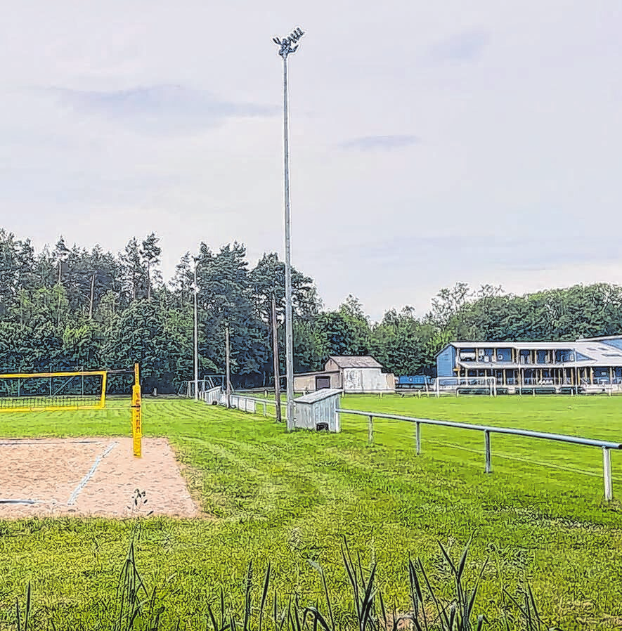 Der Sportplatz in Groß Lindow verwandelt sich zum Festgelände. Fotos: Nadin Göller