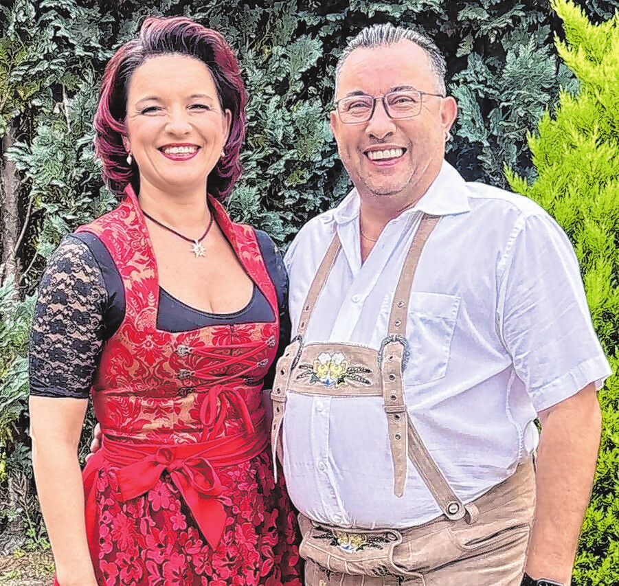 Frau und Herr Jonas. FOTO: PROMO