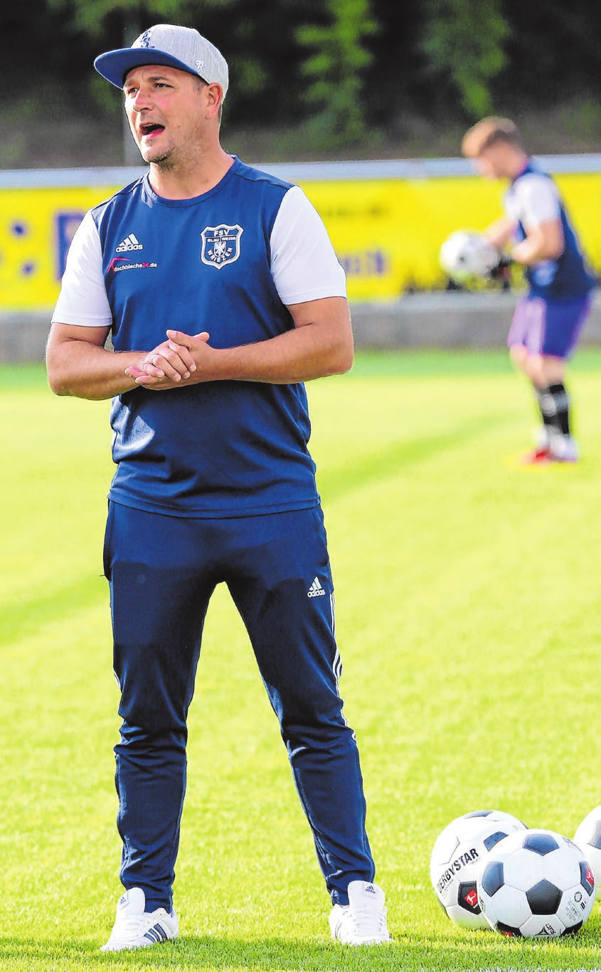 Will mit seinen Spielern sportlich wieder aufholen: Trainer Matthias Schade.