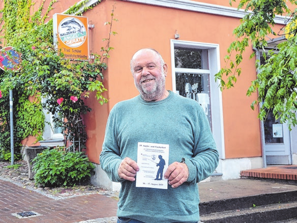 Der Veranstaltungsplan ist bei Fred Schüler im Angelfachgeschäft erhältlich. Foto: rw