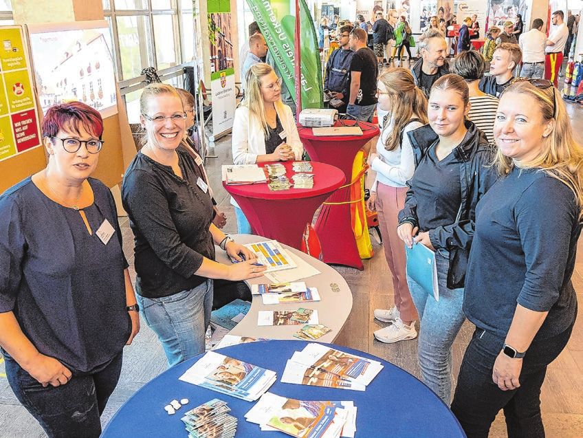 Und langweilig wird's garantiert nicht, denn neben der Theorie darf man sich an den Ständen auch einen direkten Eindruck verschaffen und praktisch gleich selbst Hand anlegen. Fotos: Oliver Voigt