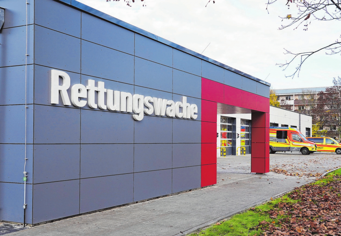 Prestige-Objekte, an denen Massivbau Casekow maßgeblich mitwirkte: Die Rettungswache und später auch die Feuerwache von Schwedt sind Bauten, die nicht nur aufgrund ihrer Bedeutung den Bauarbeitern in Erinnerung bleiben werden. Bauen mit Anspruch: Aus Casekow kommt Qualität in zweiter Generation. Fotos (2): Oliver Voigt