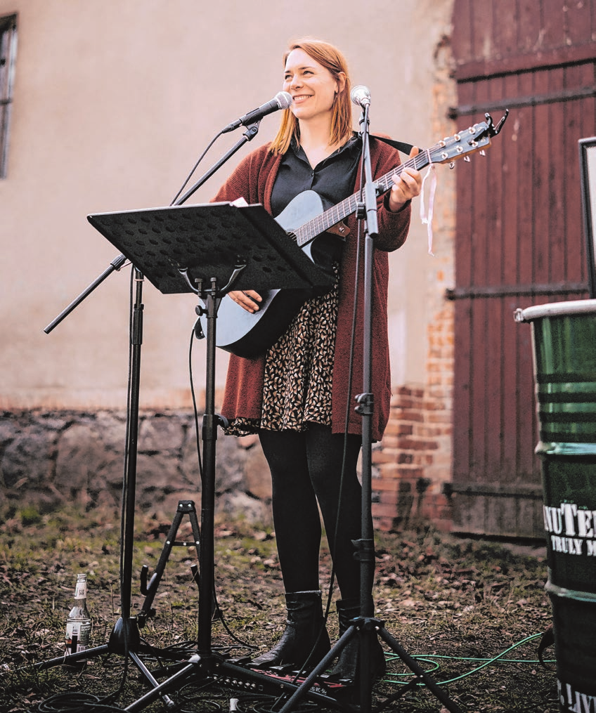 Neben Aktionen und tollen Angeboten gibt es beim Weihnachtsshopping auch kulturelle Highlights. So wird am 2. Dezember die Sängerin Vera Thaxton in der Innenstadt auftreten. Foto: Sebastian Jung