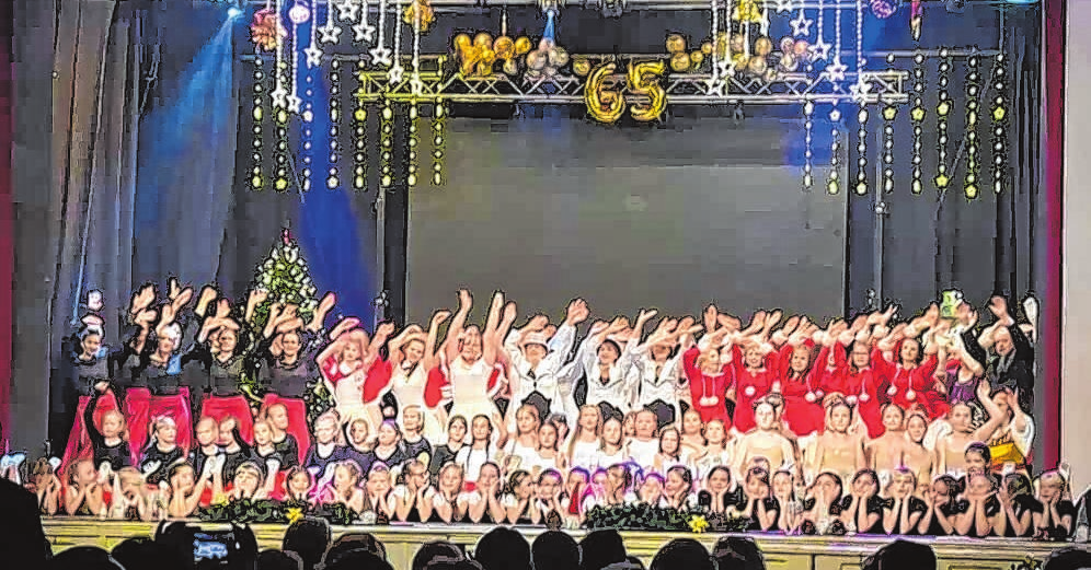 Mit von der Partie ist auch die Seelower Volks- und Showtanzgruppe, die im 65. Jahr ihres Bestehens das Publikum mit einer faszinierenden Weihnachtsgala verzaubert. Foto: privat