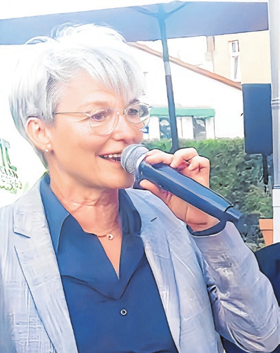 Nie ohne guten Ton und ihr Mikrophon: Elke Peper