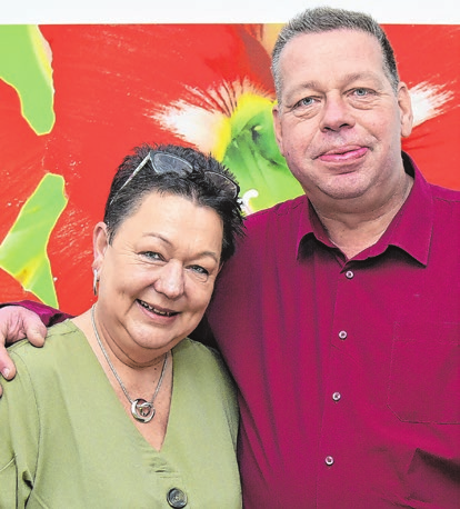 Auch im neuen Jahr immer für ihre Kundinnen und Kunden da: Heike und Michael Pfeiffer von der LVM-Agentur Pfeiffer in Dolgelin.