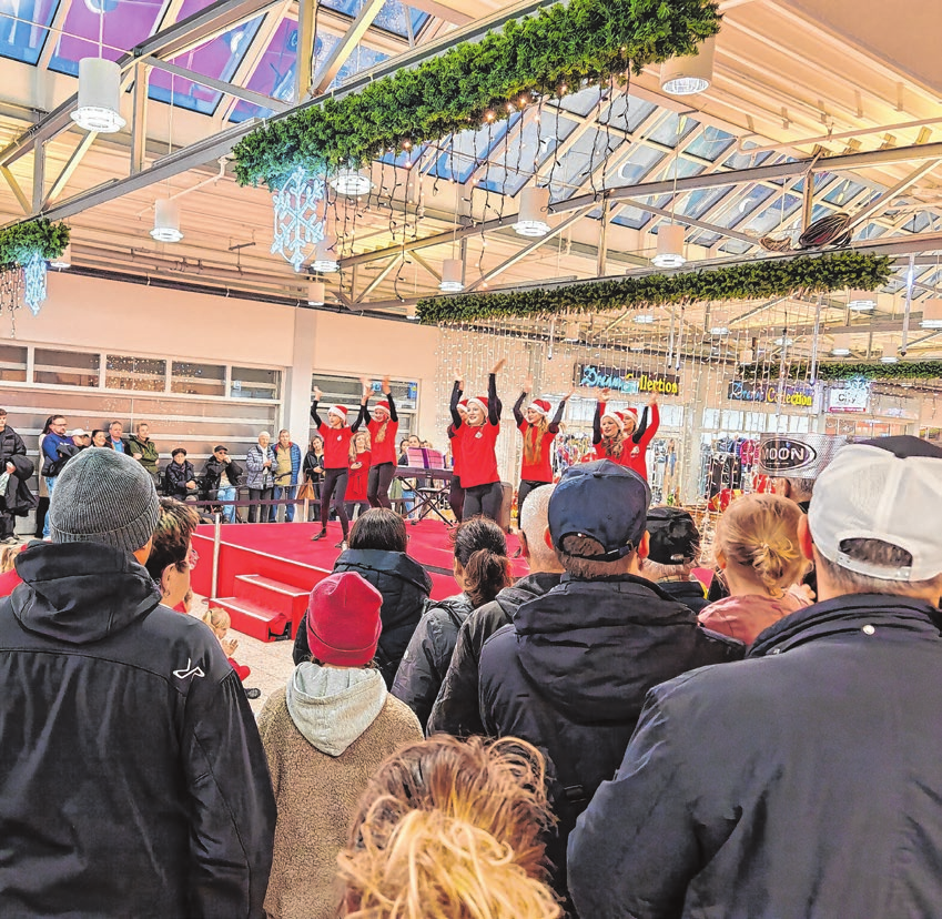 Die Tanzgruppe Fire & Flame brachte ordentlich Schwung ins City Center.