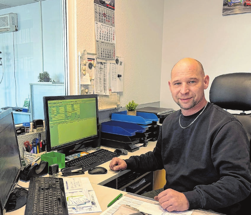 Der Chef in seinem Büro. Hier nimmt Marcel Jankowski Aufträge an, verhandelt mit Lieferanten, erledigt die Firmenpost.
