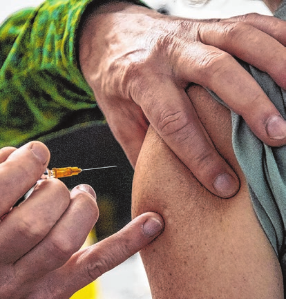 Eine Grippeschutzimpfung kann auch jetzt noch sinnvoll vor schweren InfluenzaVerläufen schützen. Zacharie Scheurer/dpa-mag Foto: