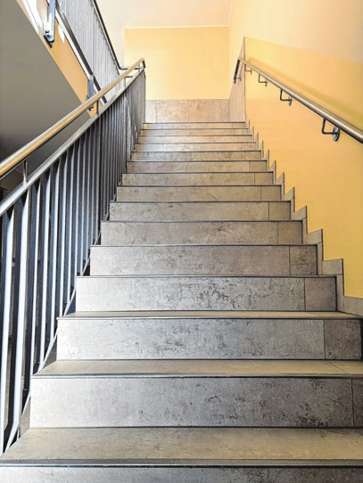 <span id="i0o8e">...Treppenhaus geblickt</span>