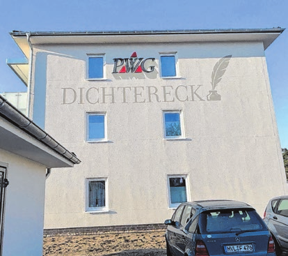 „Dichtereck“: Der Giebel in der Johannes-R.-Becher-Straße zeigt es an. Fotos (4): René Wernitz