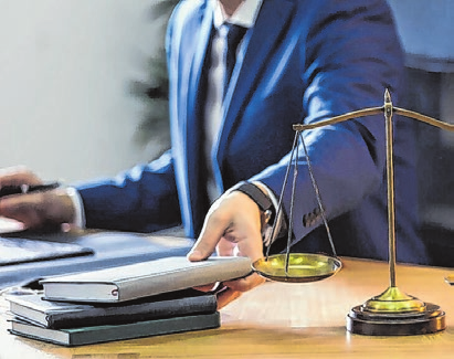 Vermieter von Wohneigentum müssen für Schäden einstehen, die ihre Mietparteien auf einem zum Grundstück gehörenden vereisten Weg erleiden. Foto: W&W AG