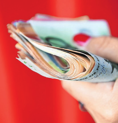 Kann sich ganz schön summieren: Wer ein Jahr lang an einer selbst gewählten SparChallenge festhält, kann am Ende des Jahres auf vierstellige Beträge blicken. Foto: Robert Michael/dpa-mag