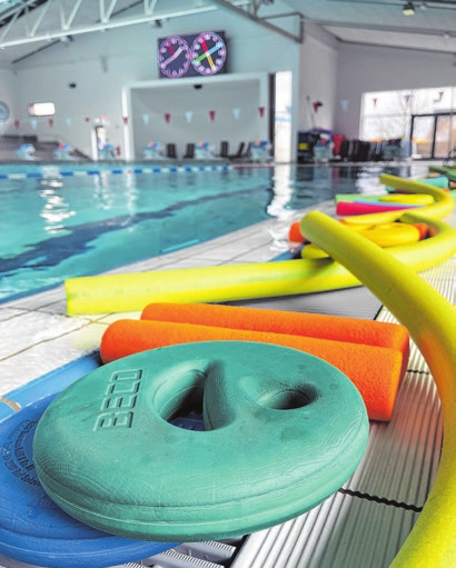 Ab ins Nass: Die Stadtwerke informieren unter anderem über ihre Aquafitness-Angebote. Foto: Janice Schmidt/SWS