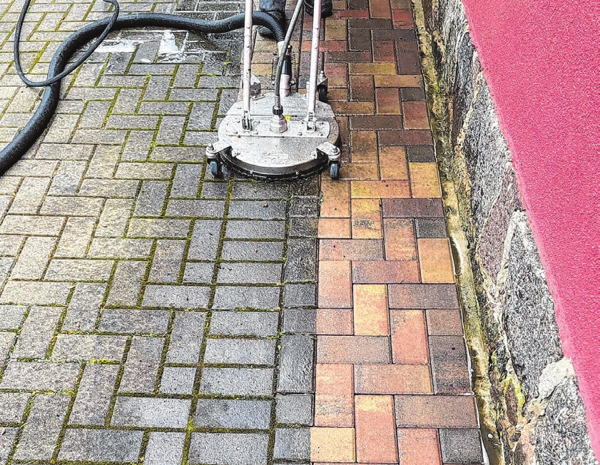 Sieht aus wie neu: Der Vorher-Nachher Vergleich spricht Bände. Reinigung statt Neuanschaffung ist hier die Devise.