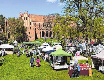 Zu den österlichen Highlights in der Region gehört der Ostermarkt am Kloster Chorin.