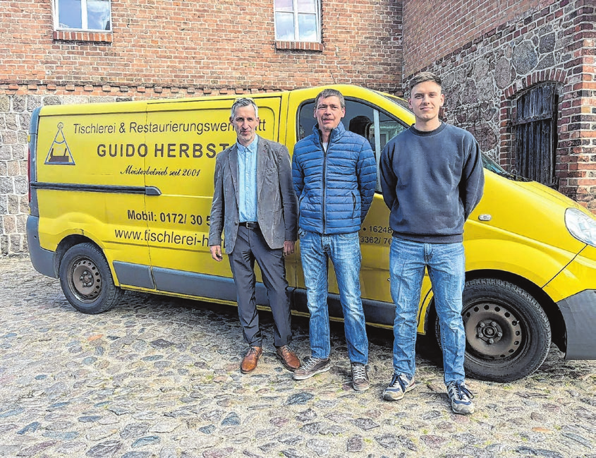 Neben Inhaber Guido Herbst gehören zum Team: René Flatau und Hannes Schulz (v.l.), nicht im Bild: Andreas Weimann. JETTE FEICK