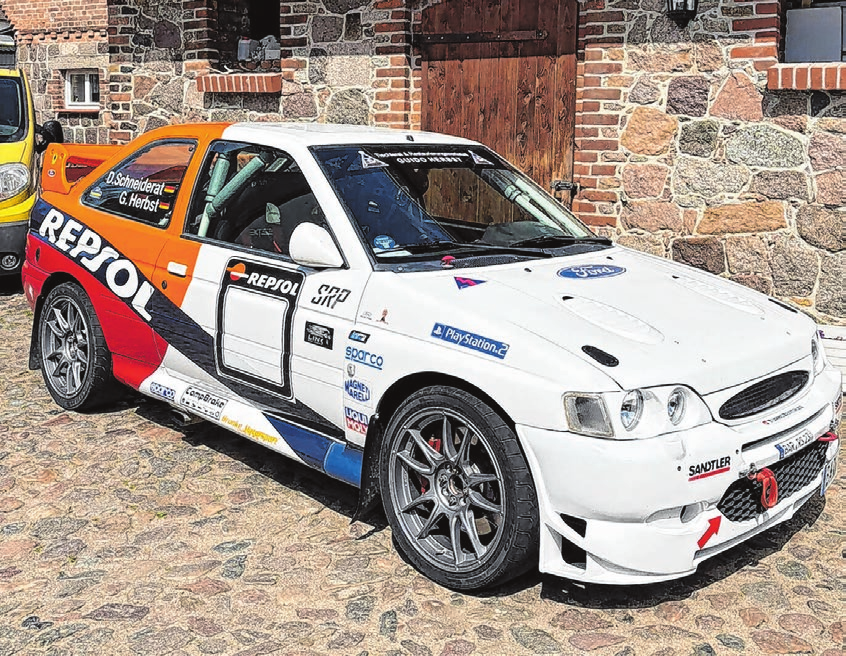 Die zweite Leidenschaft von Guido Herbst: der Rallyesport. Die Jubiläumsgäste konnten auch sein Auto bestaunen. JETTE FEICK