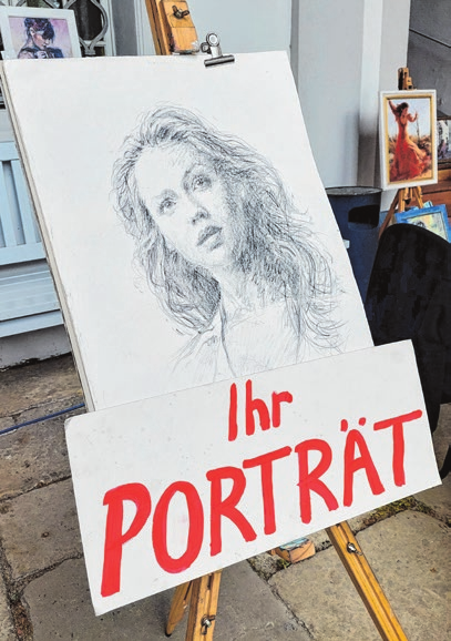 Kunst zum Mitnehmen: Viele Künstler bieten vor Ort ihre Arbeiten an - vom Porträt bis zum individuellen Erinnerungsstück.