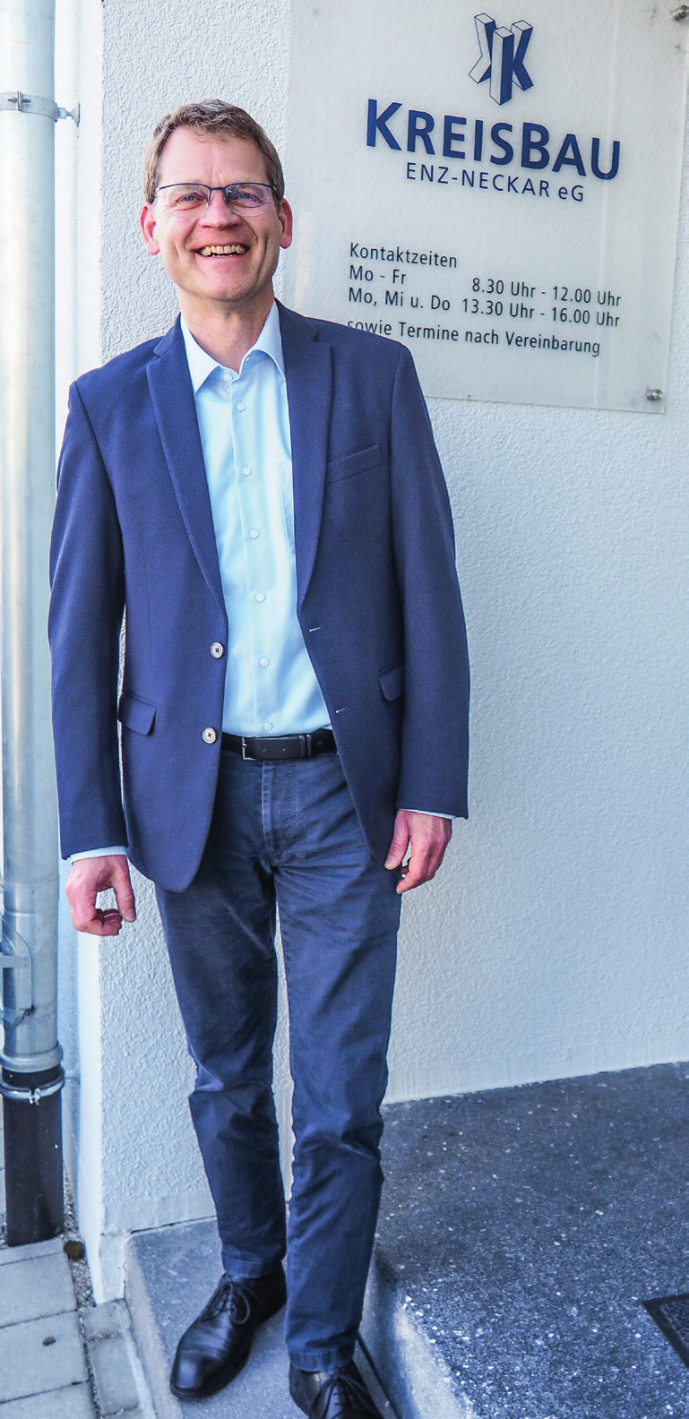Holger Schünhof, geschäftsführender Vorstand der KreisBau, freut sich über die erfolgreiche Fertigstellung eines weiteren Mehrfamilienhauses sowie die gelungene Modernisierung zweier Bestandsgebäude in der Breslauer Straße in Mühlacker. Foto: KreisBau