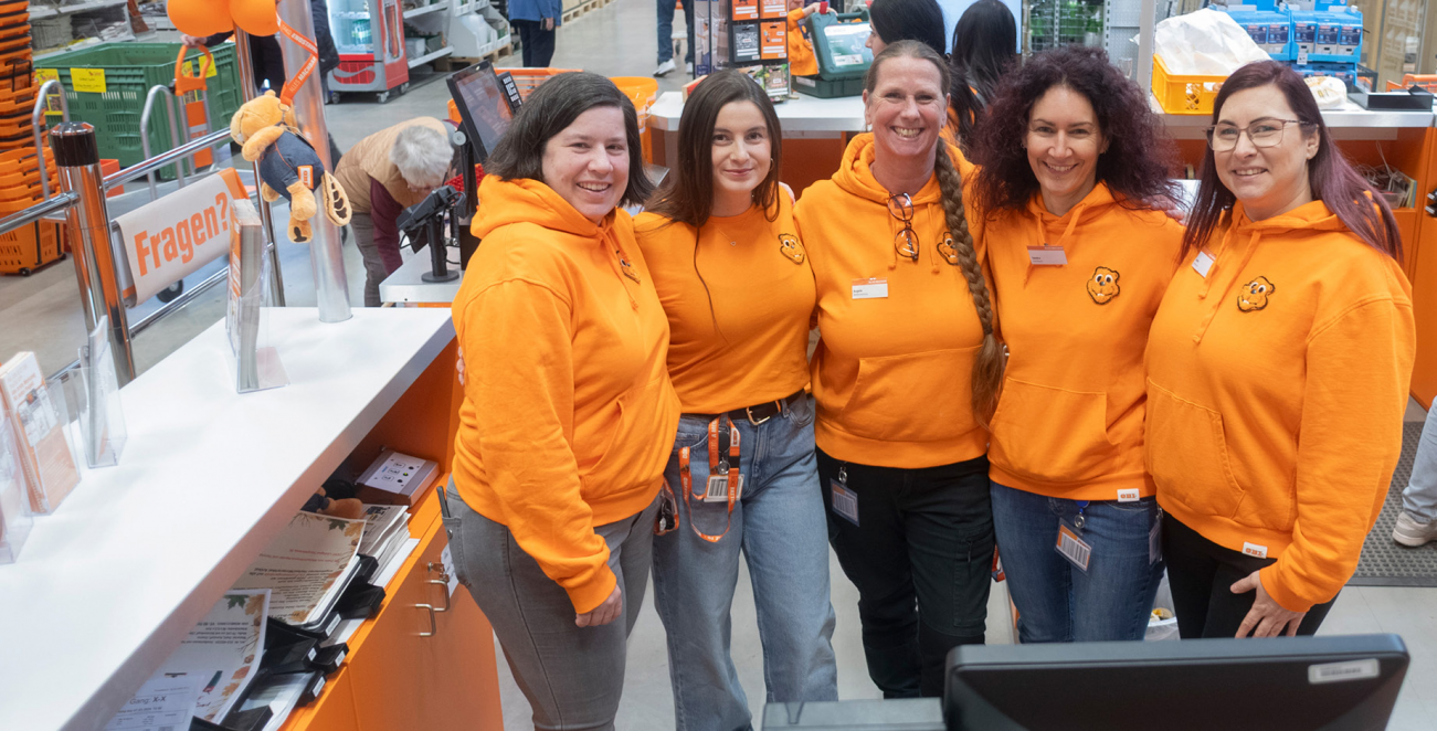 Judith Blaich, Victoria Noortwyck, Angela Ludwig, Sandra Schweickert und Heike Grat (v. li.) vom Service-Team.