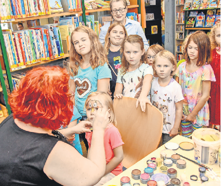 Kinderschminken, Shoppingvergnügen, Feuerwehrübungen und jede Menge andere Angebote von Steinheimer Unternehmen, Vereinen und Institutionen gibt es beim verkaufsoffenen Sonntag