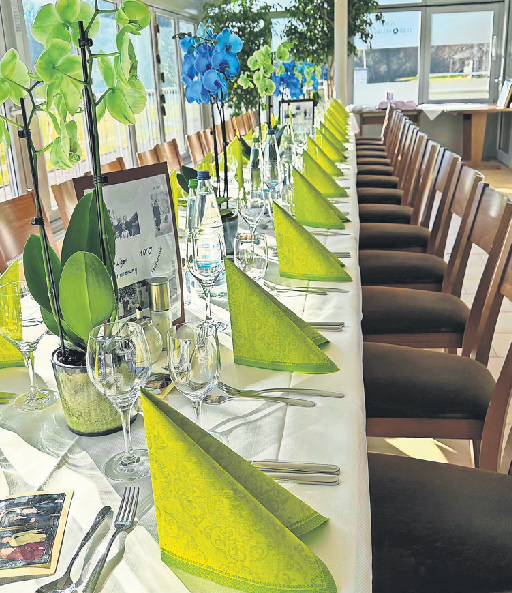 180 Gäste finden auf der Sonnenterrasse Platz. Fotos: z